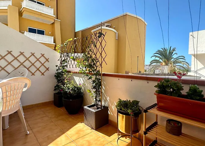 In Ocean Park Ii, Costa Adeje, Tenerife * Costa Adeje (Tenerife)