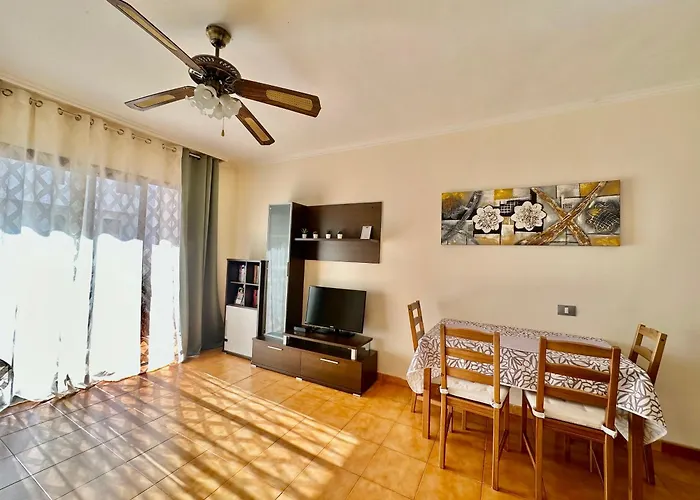 In Ocean Park Ii, Costa Adeje, Tenerife * Costa Adeje (Tenerife)